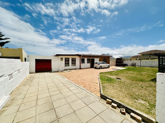 3 Bedroom Property for Sale in Hawston Western Cape